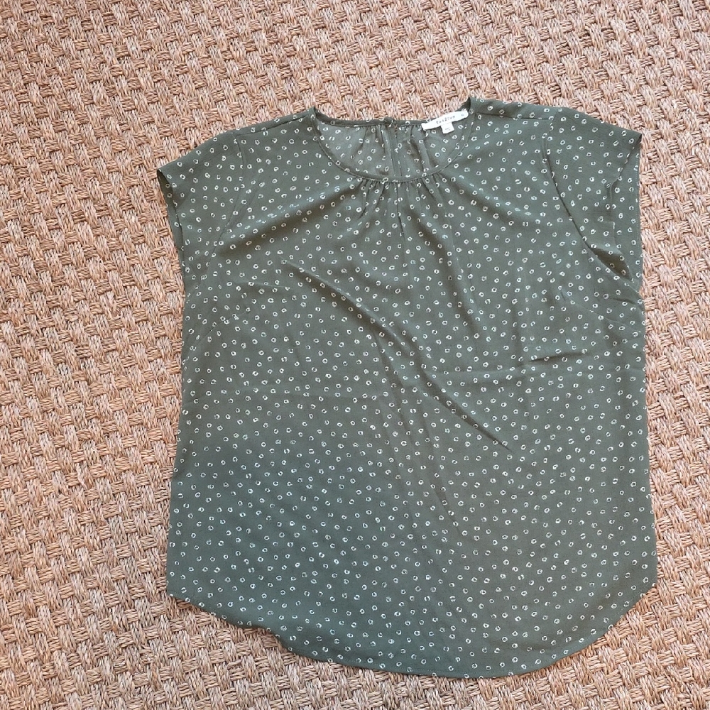 Fun 2 Fun Green Dot Top